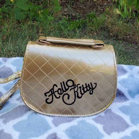 Hello Kitty Gold Faux Quilted leather Mini Bag - Picture 6 of 10